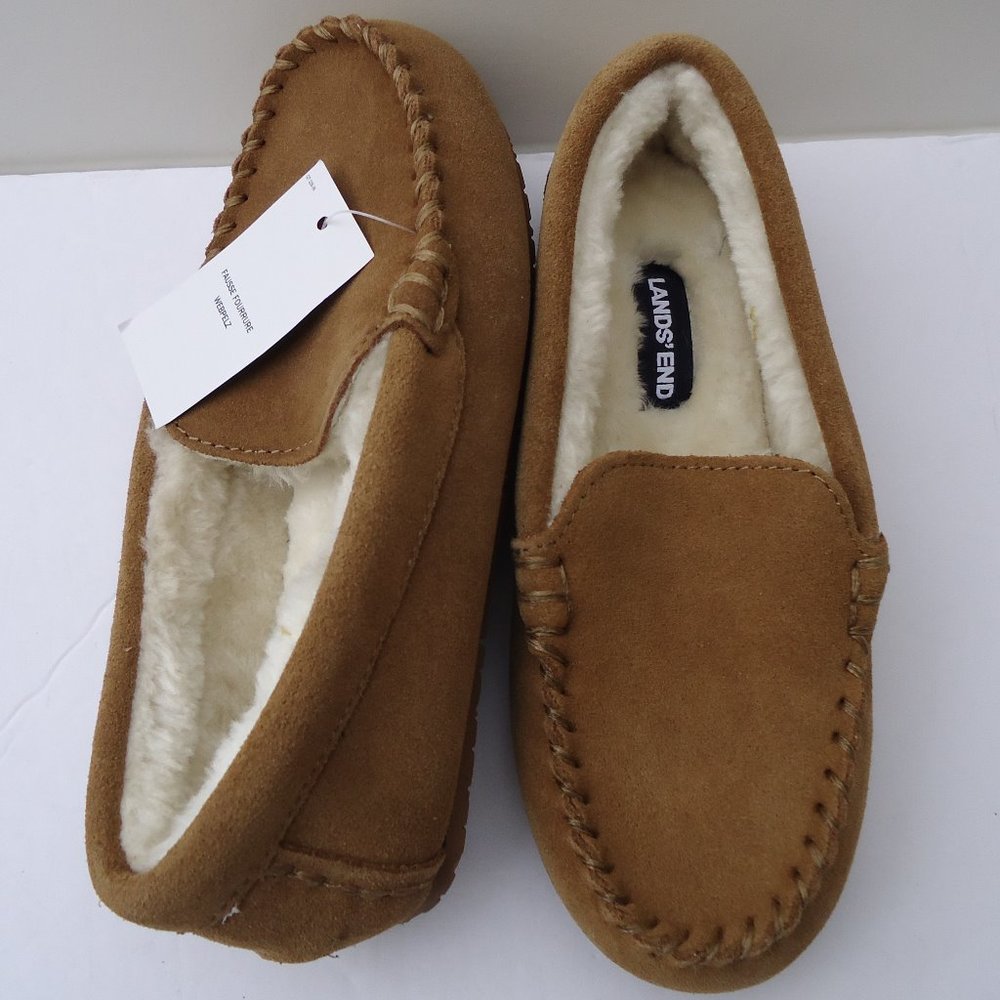 NWT. SIZE 2. LAND'S END suede leather moccasin slip-on shoes.